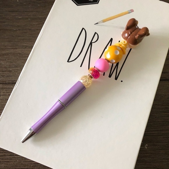 Disney Doorables: Toy Story: Gabby Gabby handmade beaded pen - Picture 3 of 3